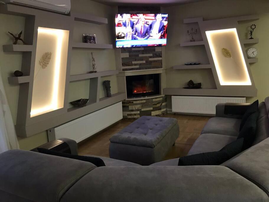 Finer Things Flisvos Beach Condo In Palaio Faliro 雅典 外观 照片