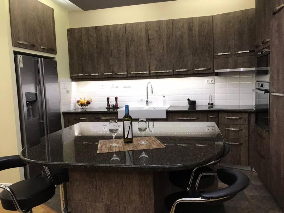 Finer Things Flisvos Beach Condo In Palaio Faliro 雅典 外观 照片