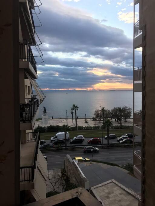 Finer Things Flisvos Beach Condo In Palaio Faliro 雅典 外观 照片