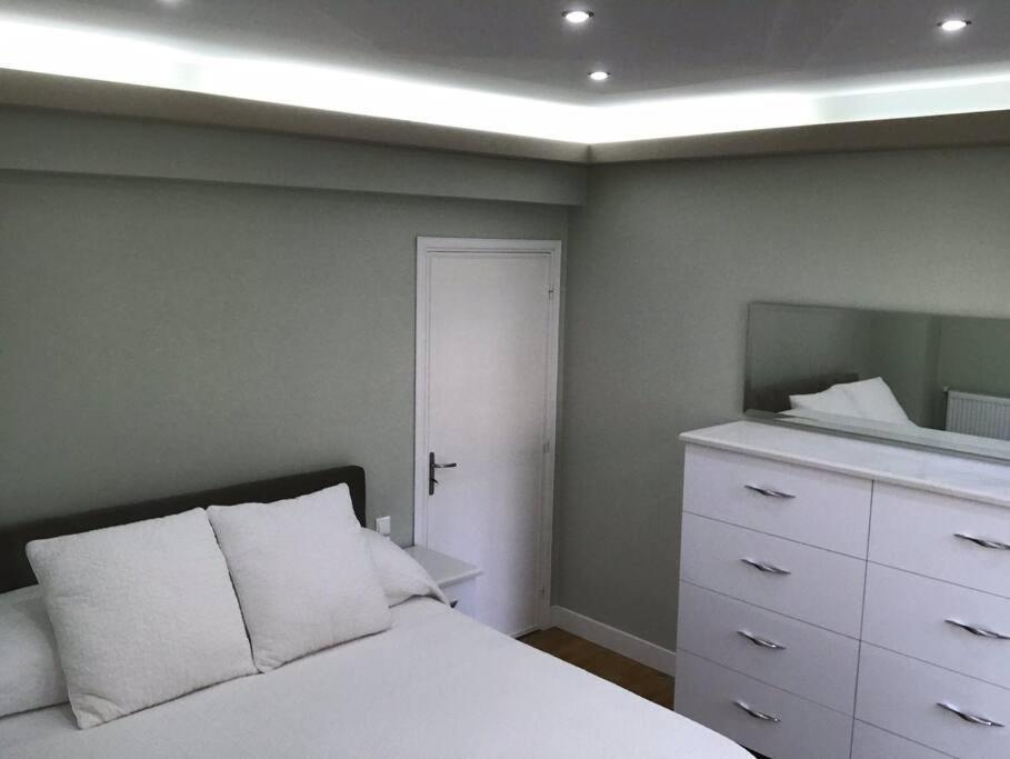 Finer Things Flisvos Beach Condo In Palaio Faliro 雅典 外观 照片