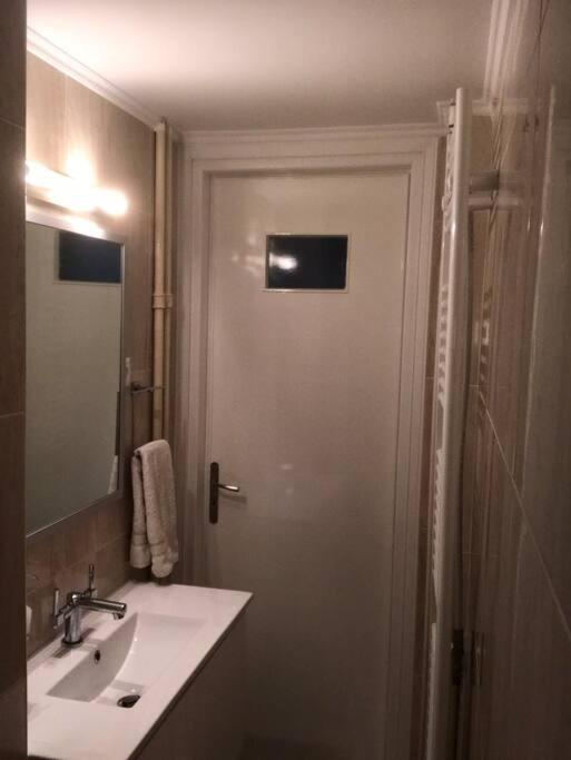 Finer Things Flisvos Beach Condo In Palaio Faliro 雅典 外观 照片
