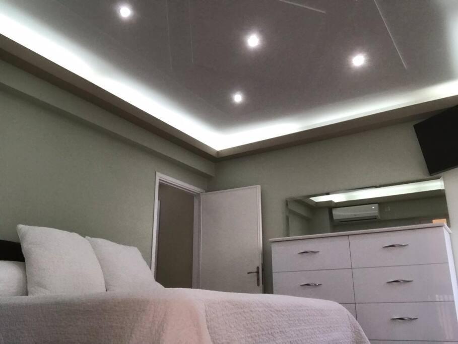 Finer Things Flisvos Beach Condo In Palaio Faliro 雅典 外观 照片